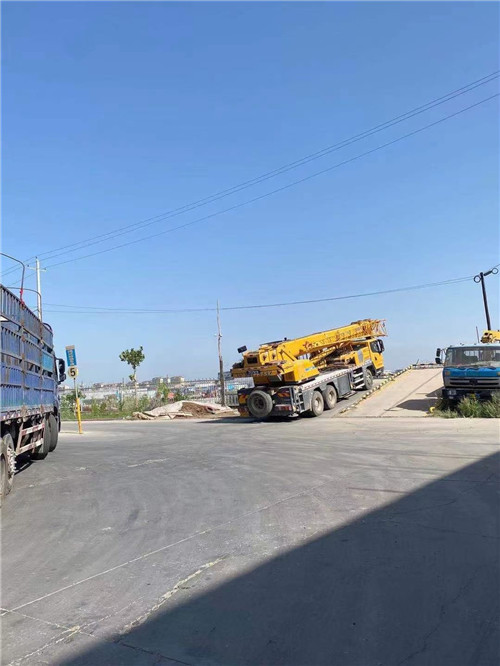 穆棱市25吨吊车的租赁价格大概是多少？