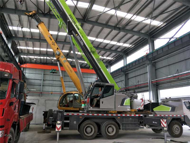 穆棱市高空车出租需要注意哪些安全事项？