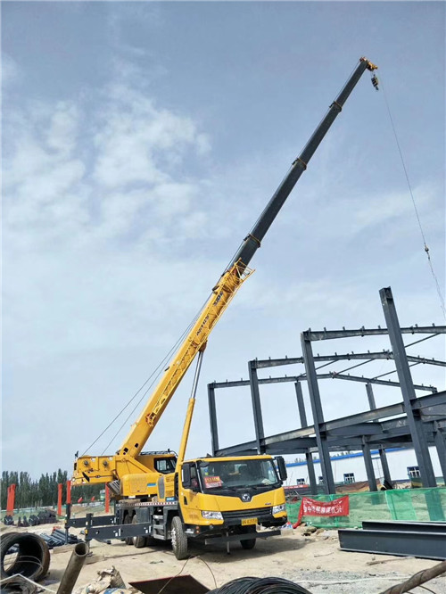 穆棱市超高层建筑钢结构吊装案例